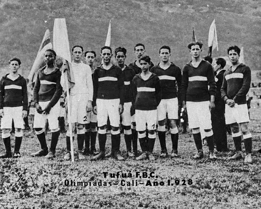 Equipo de fútbol Tufua F.B.C. en los primeros Juegos Nacionales — Cali, 1928.